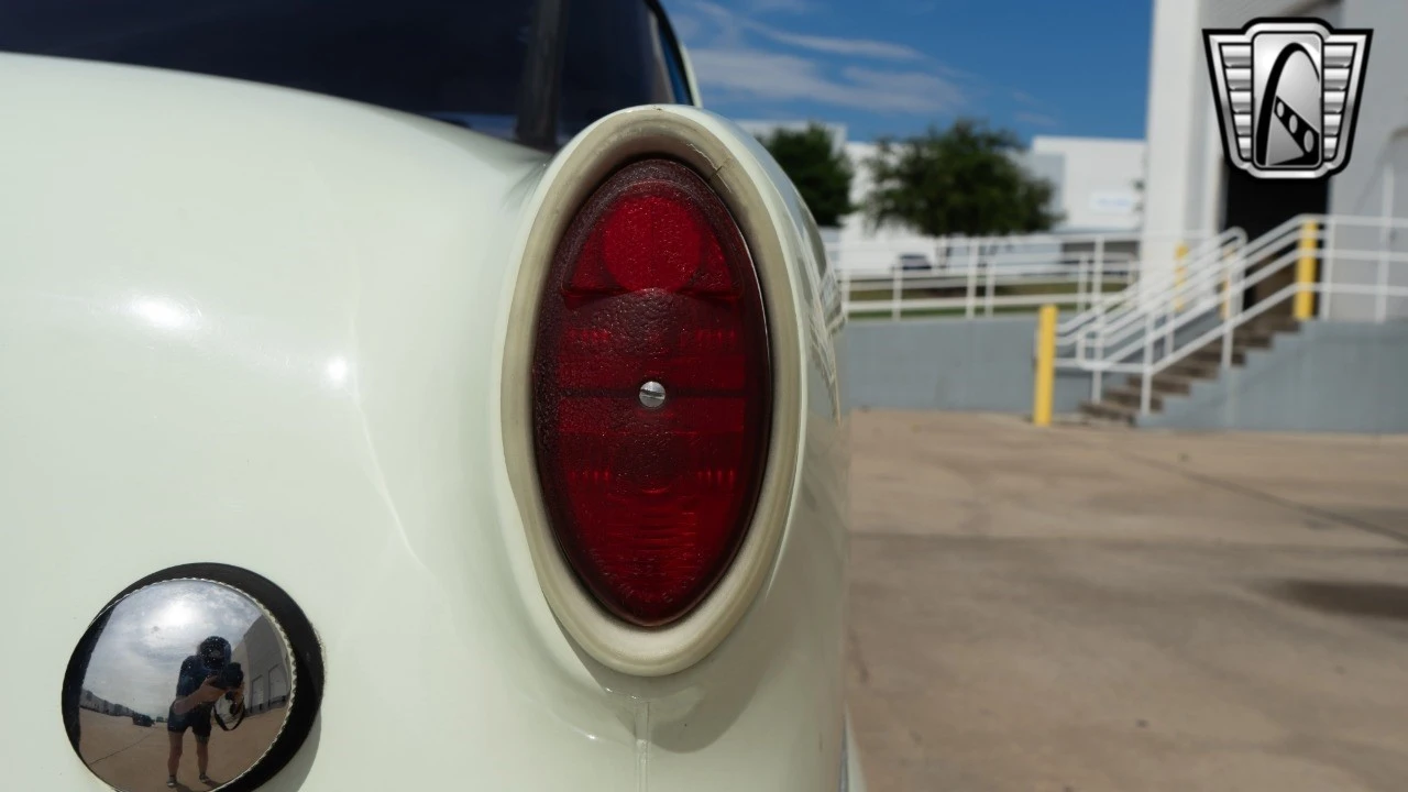 1957 Nash Metropolitan - Image 11 of 12