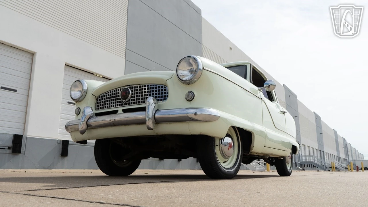 1957 Nash Metropolitan - Image 5 of 21