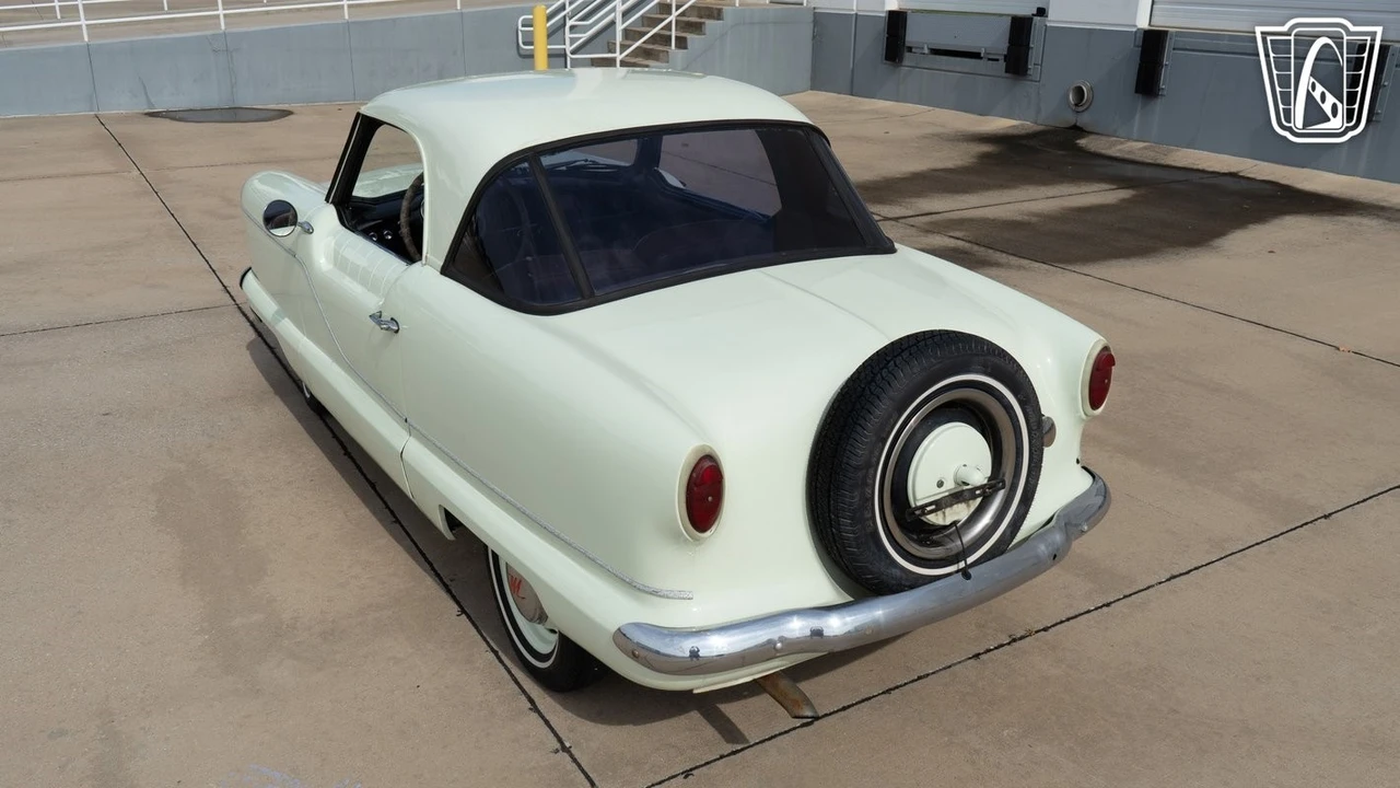 1957 Nash Metropolitan - Image 10 of 21