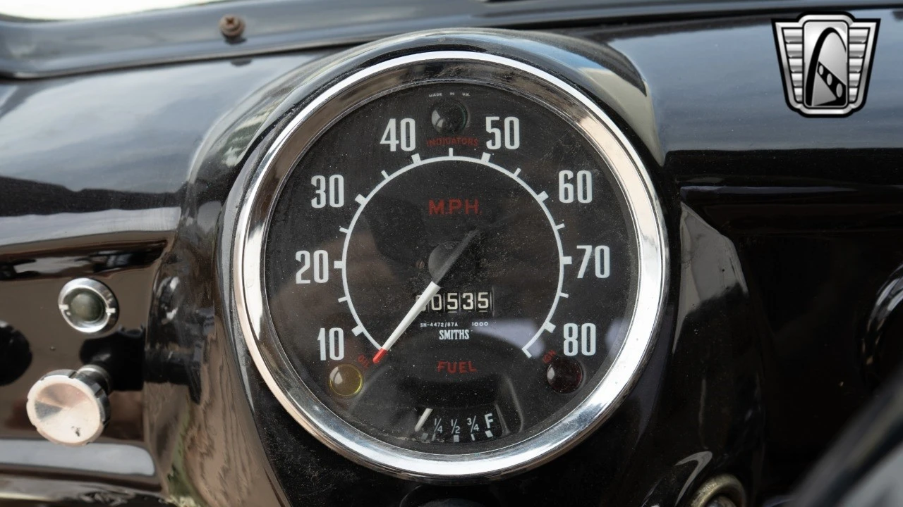 1957 Nash Metropolitan - Image 16 of 21