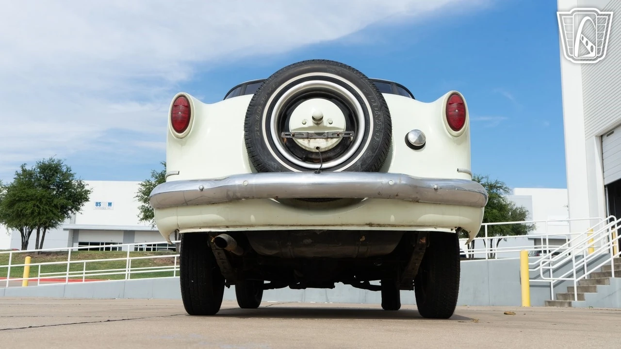 1957 Nash Metropolitan - Image 15 of 21