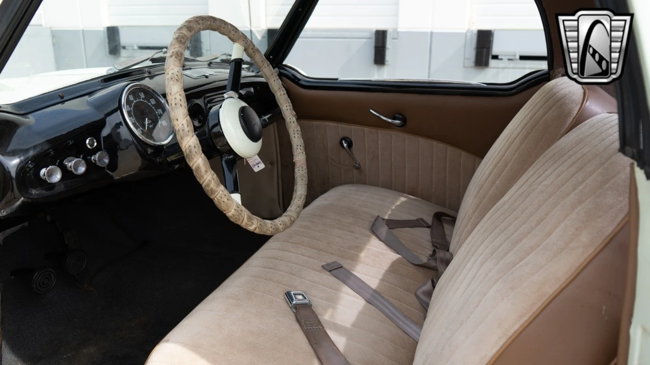 1957 Nash Metropolitan - Image 13 of 21