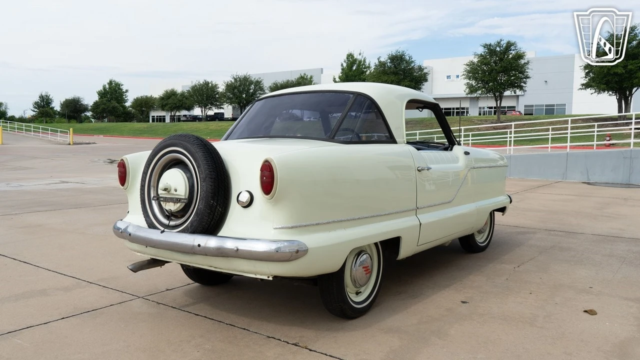 1957 Nash Metropolitan - Image 17 of 21