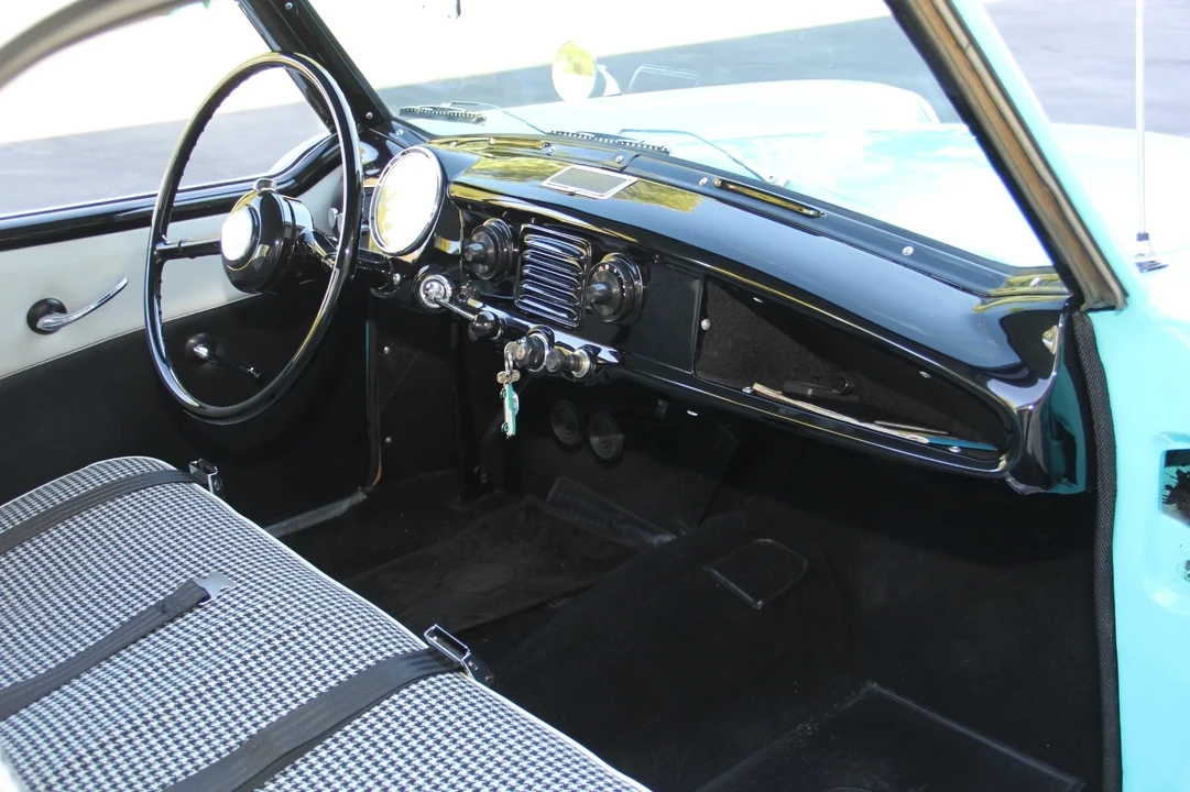 1957 Nash Metropolitan - Image 18 of 21