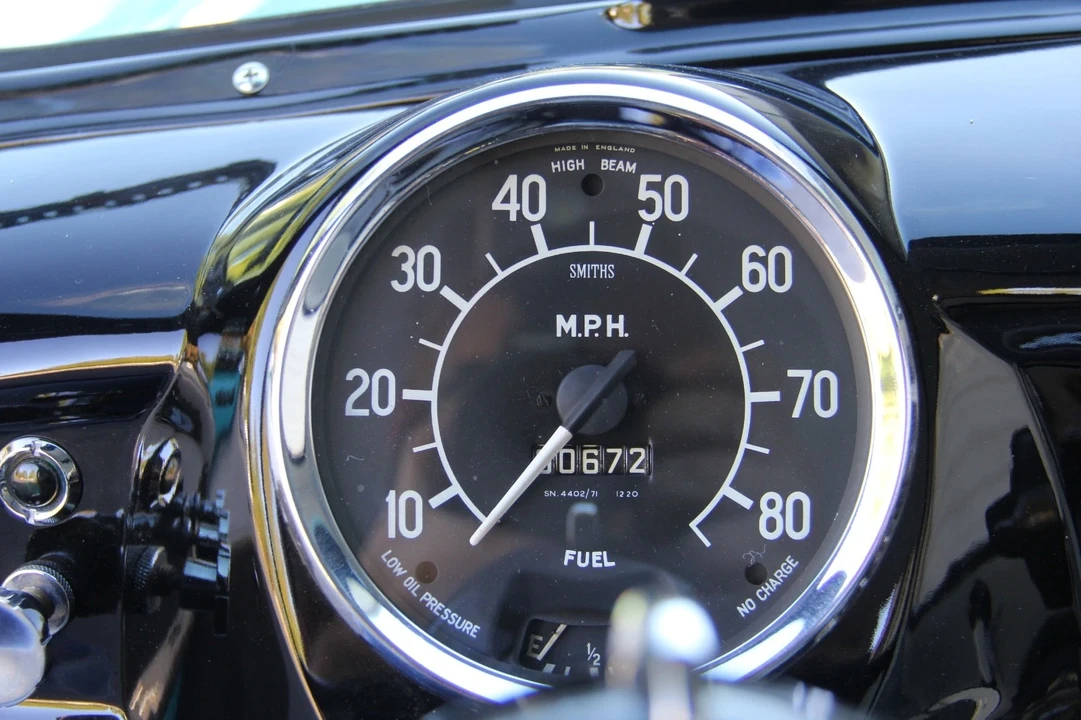 1957 Nash Metropolitan - Image 16 of 21