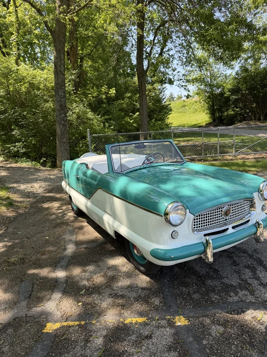 1957 Nash Metropolitan - Image 2 of 31