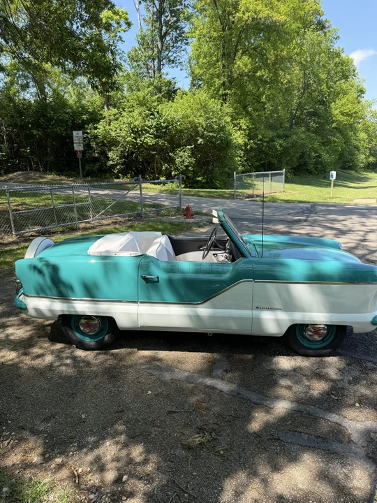 1957 Nash Metropolitan - Image 9 of 31