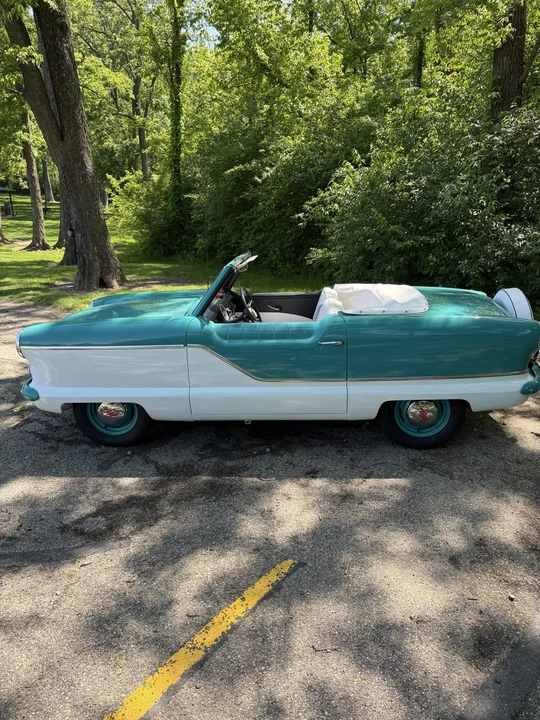 1957 Nash Metropolitan - Image 4 of 31