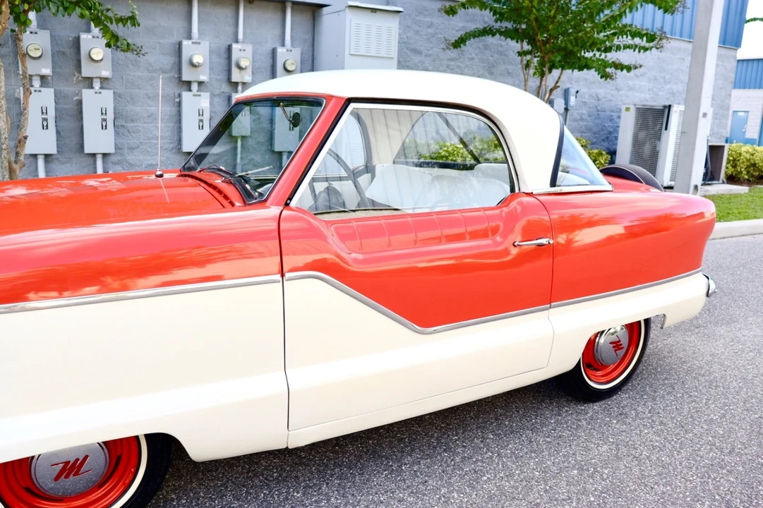 1957 Nash Metropolitan - Image 16 of 21