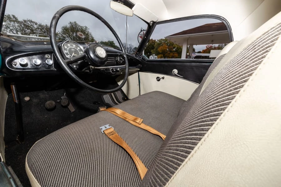1957 Nash Metropolitan - Image 13 of 17