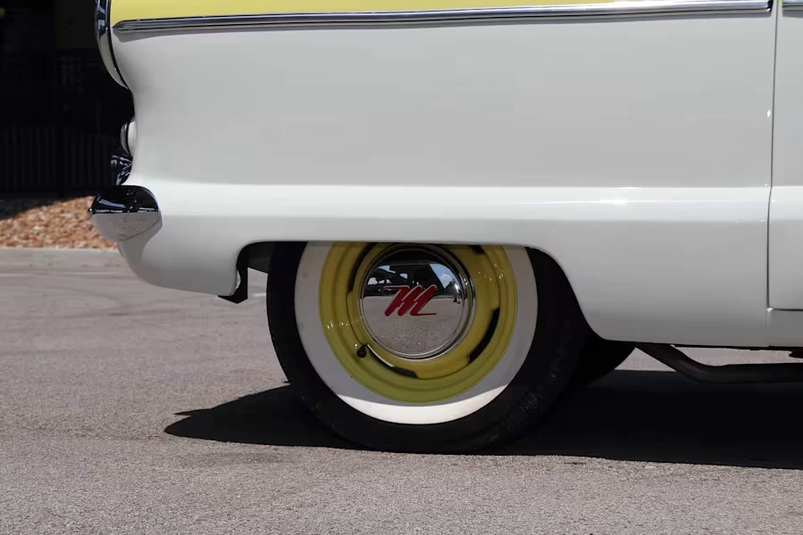 1957 Nash Metropolitan - Image 10 of 26