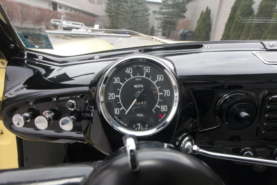 1957 Nash Metropolitan - Image 5 of 12