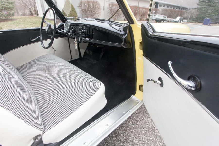 1957 Nash Metropolitan - Image 8 of 12