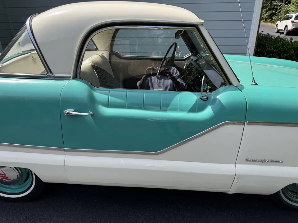 1957 Nash Metropolitan - Image 16 of 31