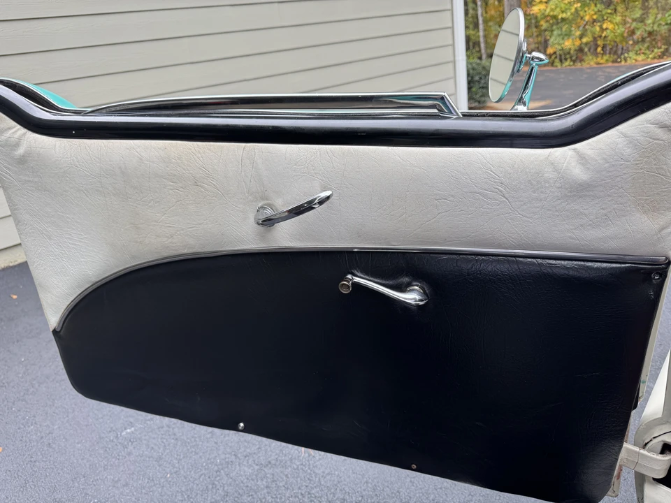 1957 Nash Metropolitan - Image 20 of 31