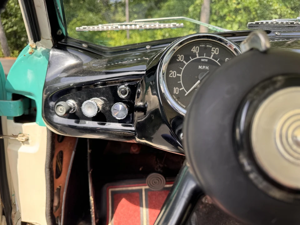 1957 Nash Metropolitan - Image 23 of 31