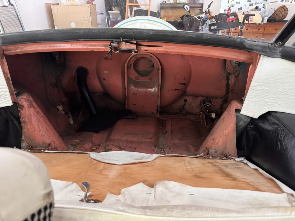 1957 Nash Metropolitan - Image 29 of 31