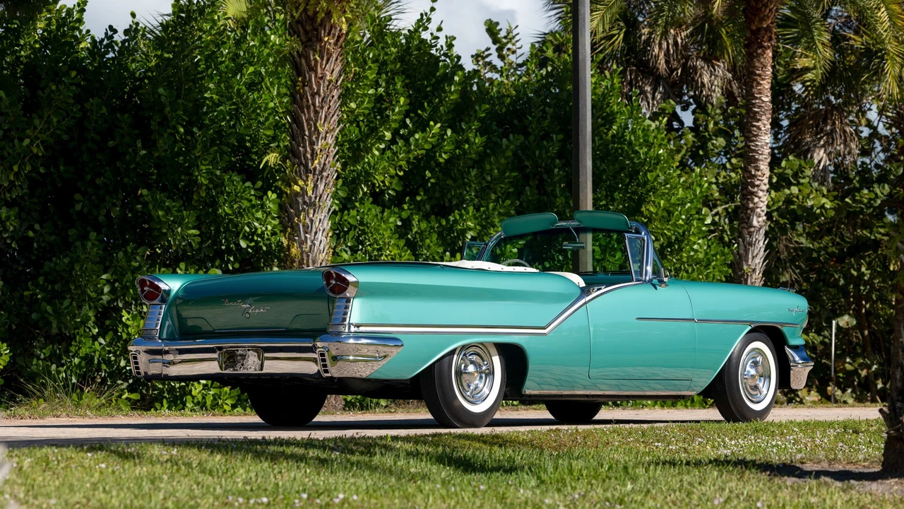 1957 Oldsmobile 98 - Image 16 of 31
