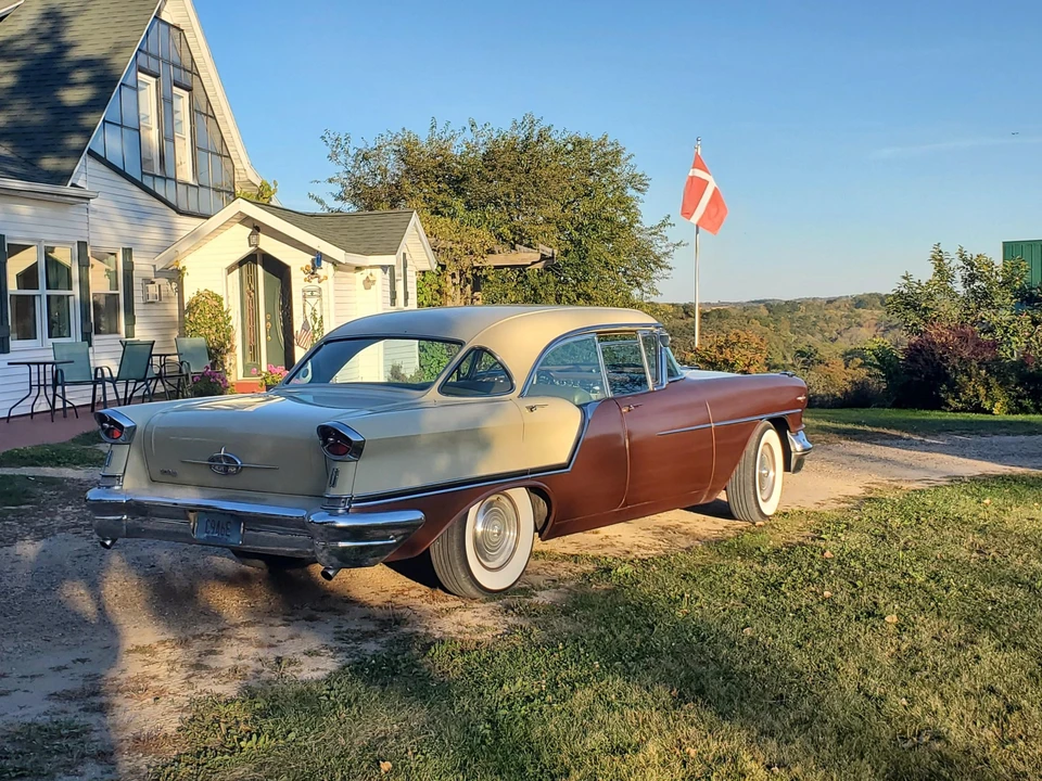 1957 Oldsmobile 88 - Image 25 of 31
