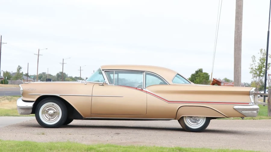 1957 Oldsmobile Starfire - Image 8 of 12