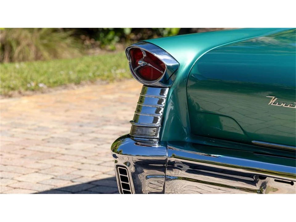 1957 Oldsmobile Starfire - Image 26 of 31
