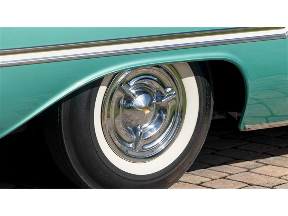 1957 Oldsmobile Starfire - Image 27 of 31