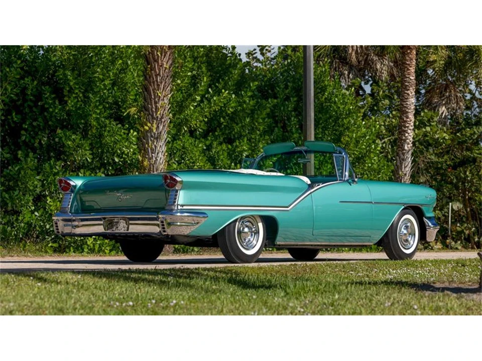 1957 Oldsmobile Starfire - Image 3 of 31