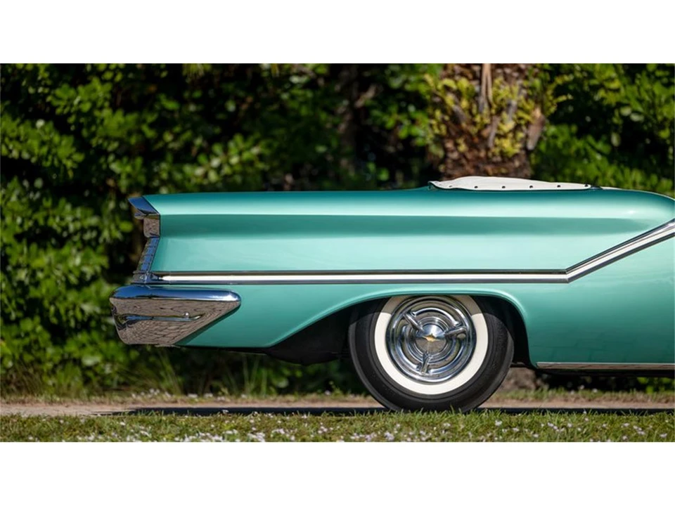 1957 Oldsmobile Starfire - Image 18 of 31