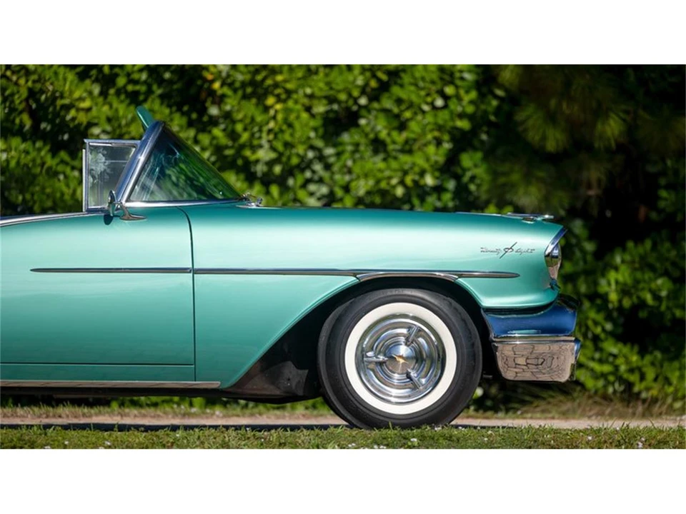 1957 Oldsmobile Starfire - Image 19 of 31