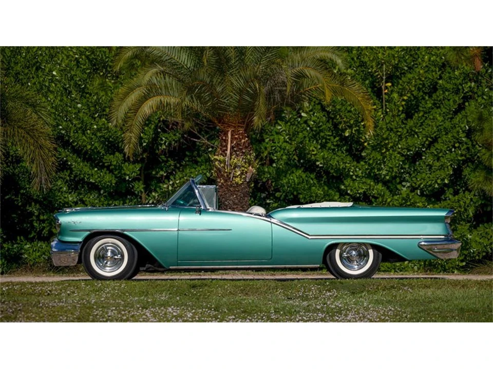 1957 Oldsmobile Starfire - Image 4 of 31