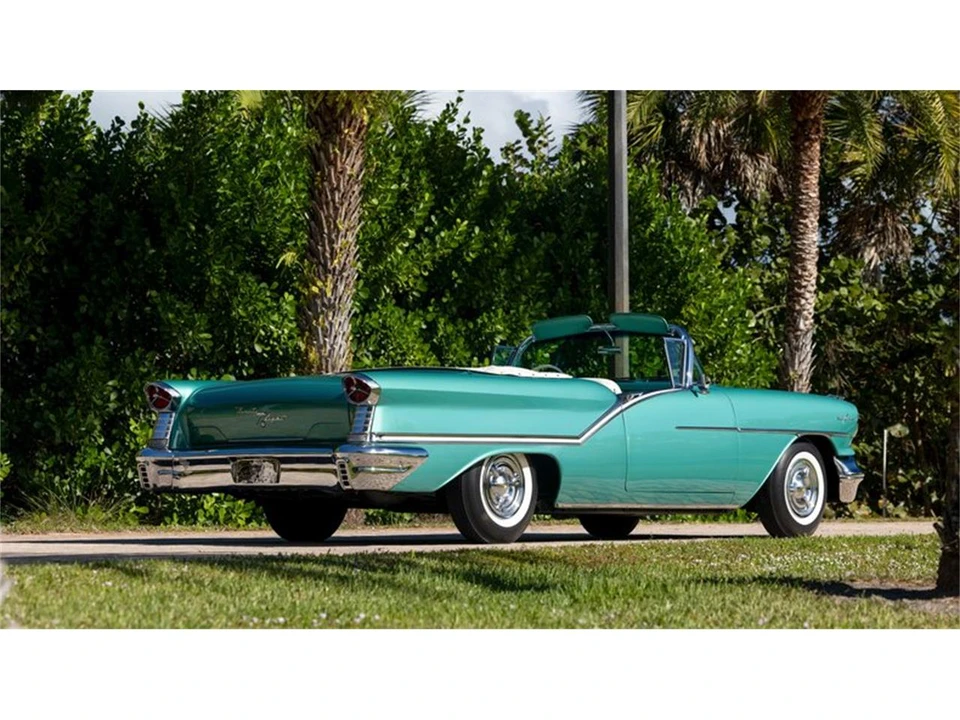 1957 Oldsmobile Starfire - Image 20 of 31