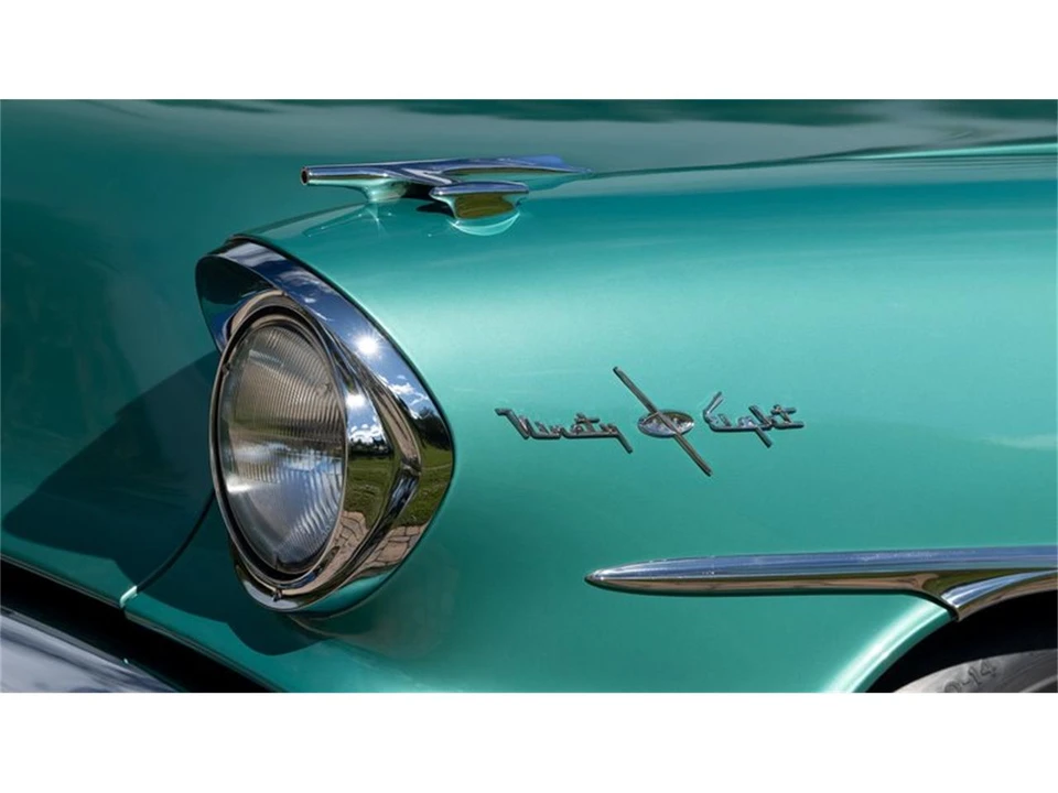 1957 Oldsmobile Starfire - Image 5 of 31