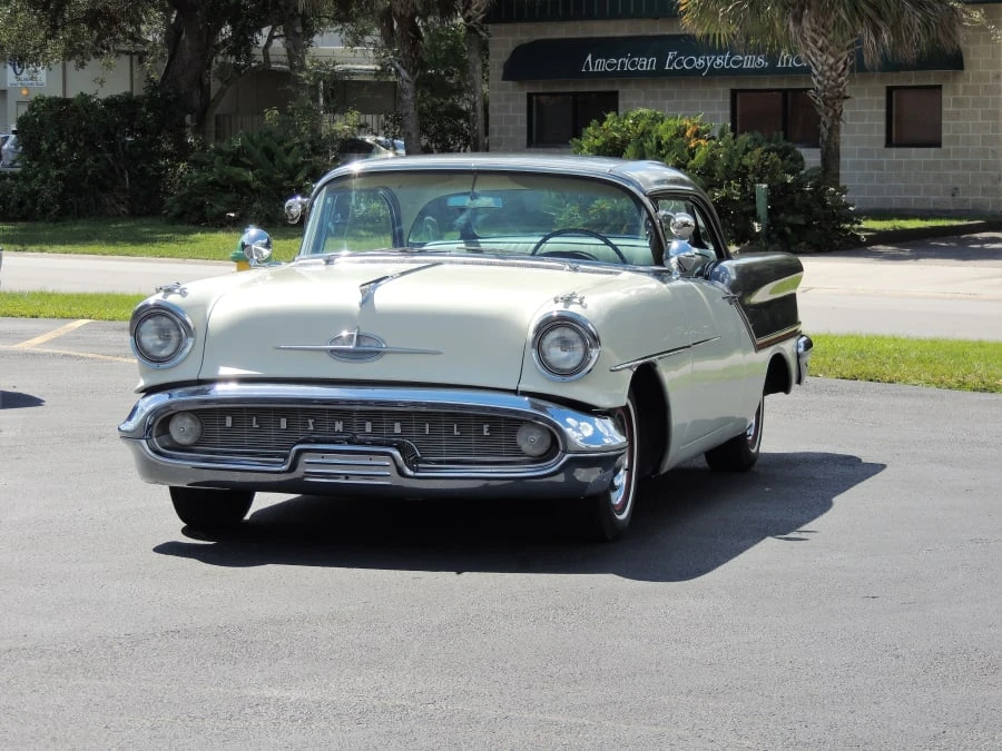 1957 Oldsmobile 88 - Image 8 of 9