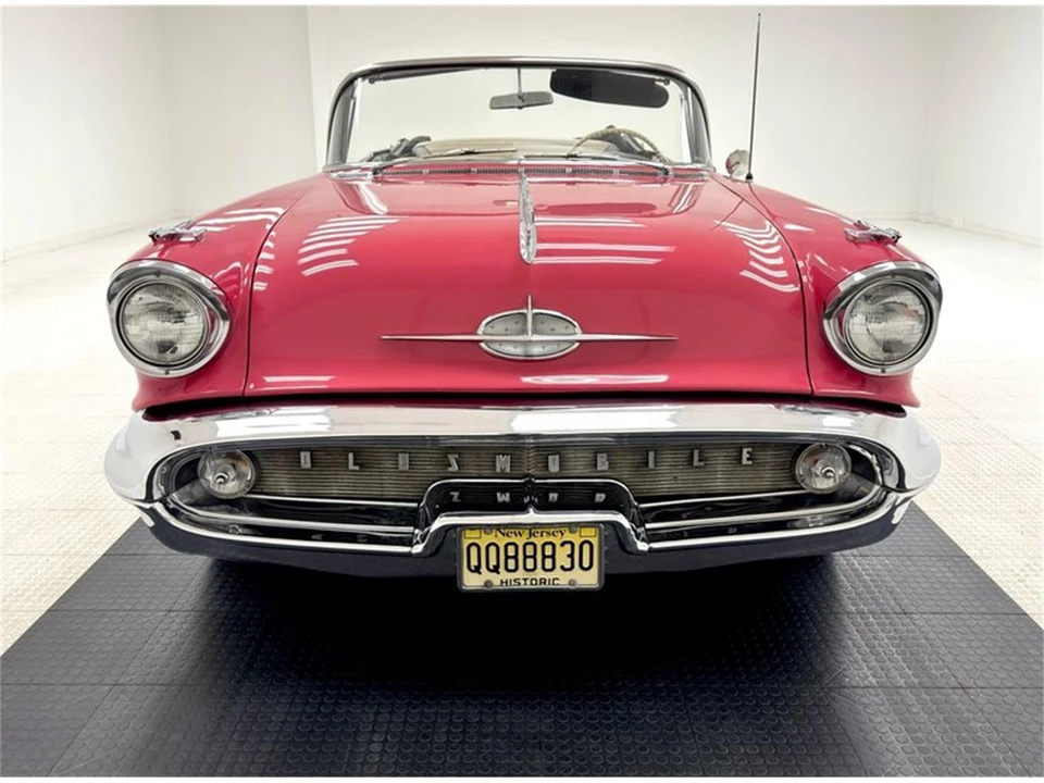 1957 Oldsmobile 88 - Image 8 of 31