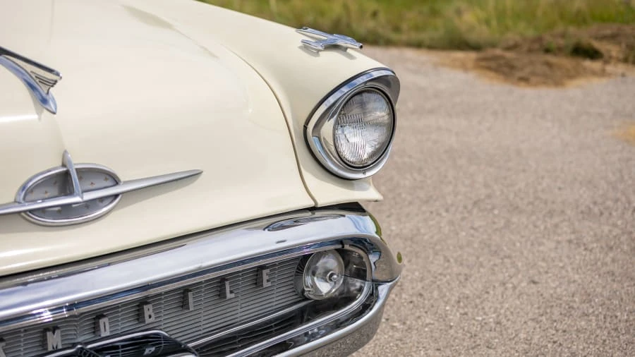 1957 Oldsmobile 88 - Image 9 of 25