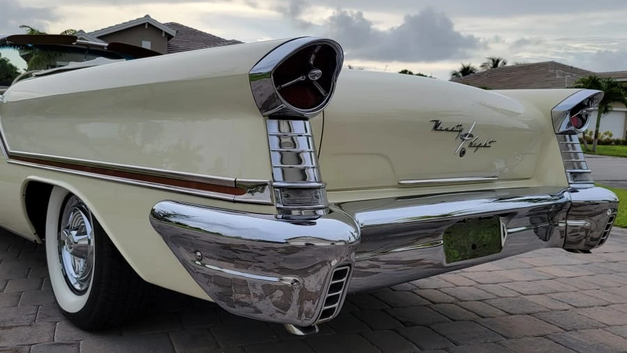 1957 Oldsmobile 98 - Image 21 of 31