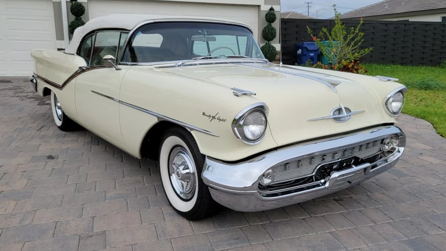 1957 Oldsmobile 98 - Image 26 of 31
