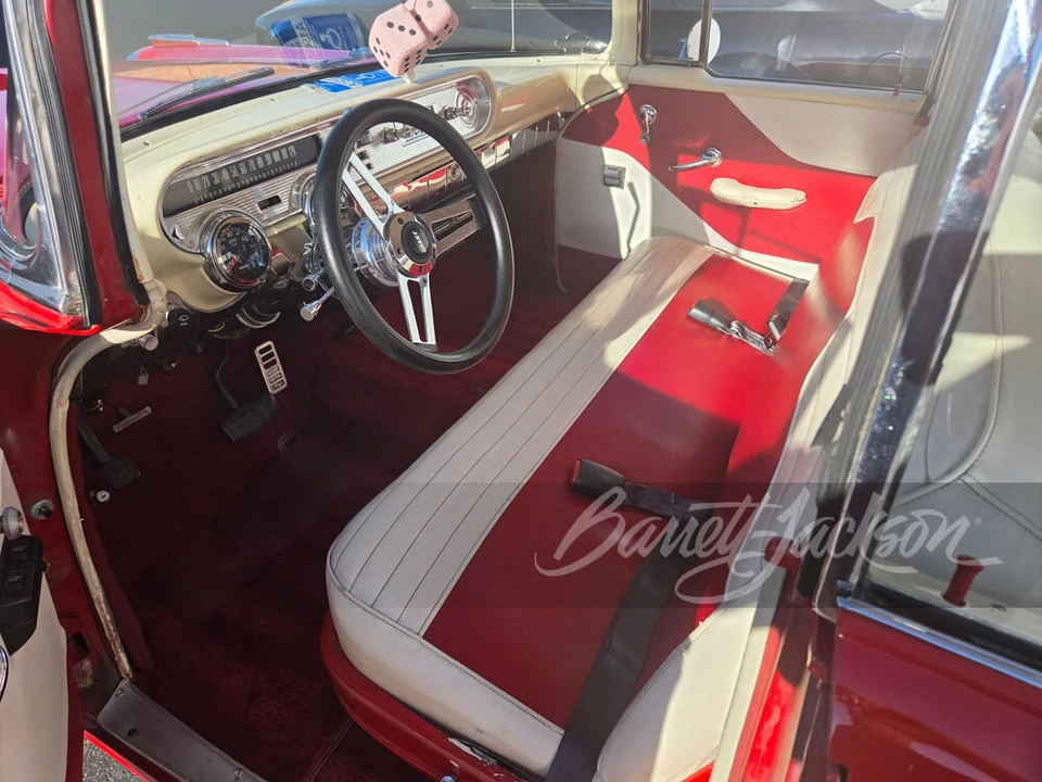 1957 Pontiac Chieftain - Image 4 of 9