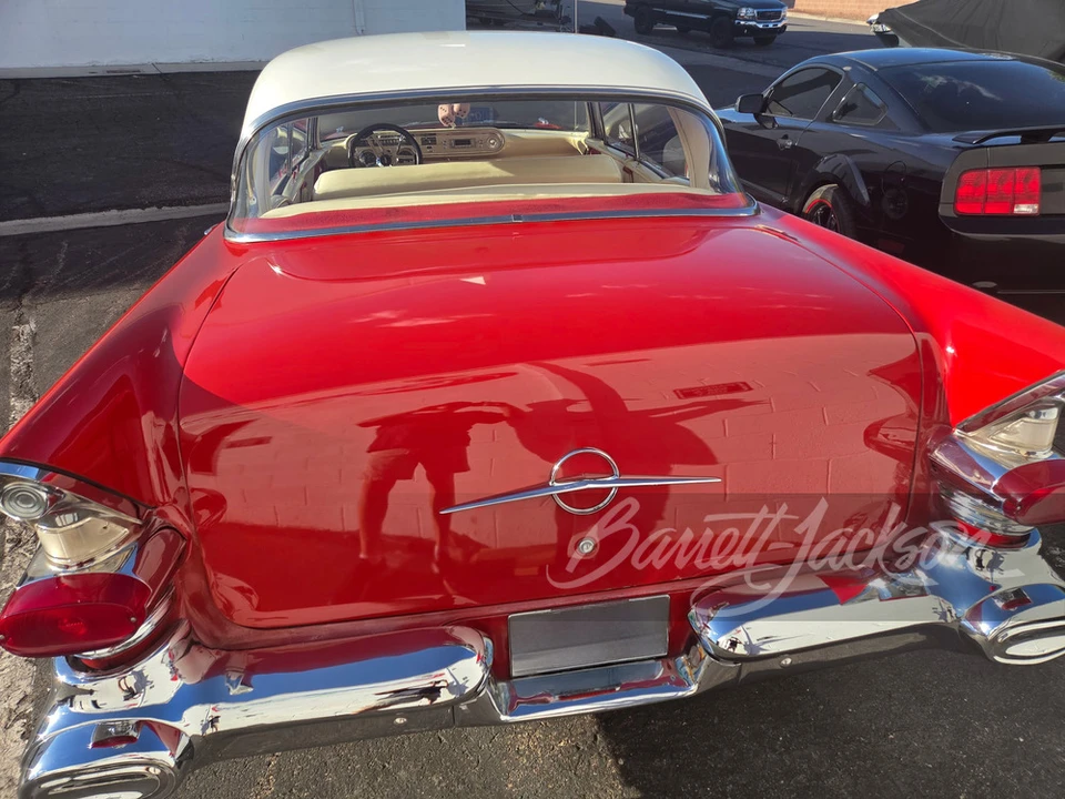 1957 Pontiac Chieftain - Image 8 of 9