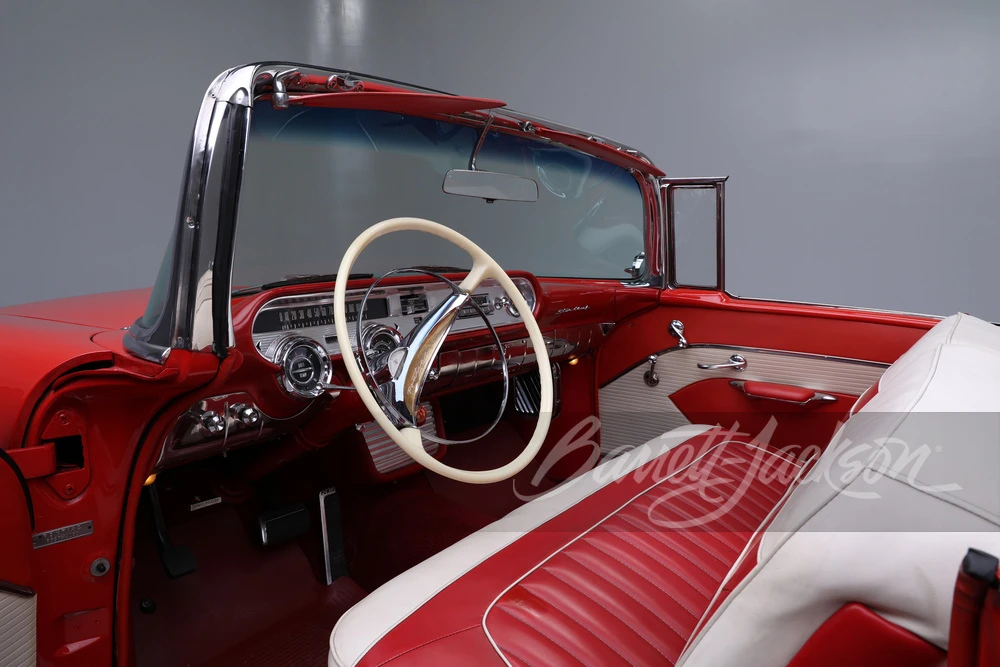 1957 Pontiac Star Chief - Image 4 of 31