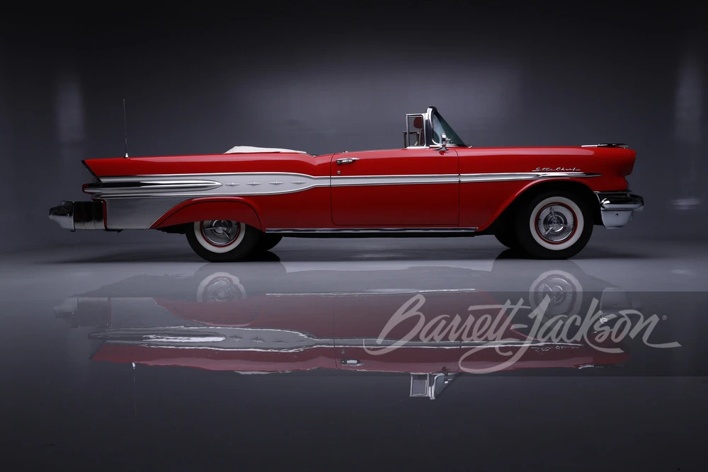 1957 Pontiac Star Chief - Image 8 of 31
