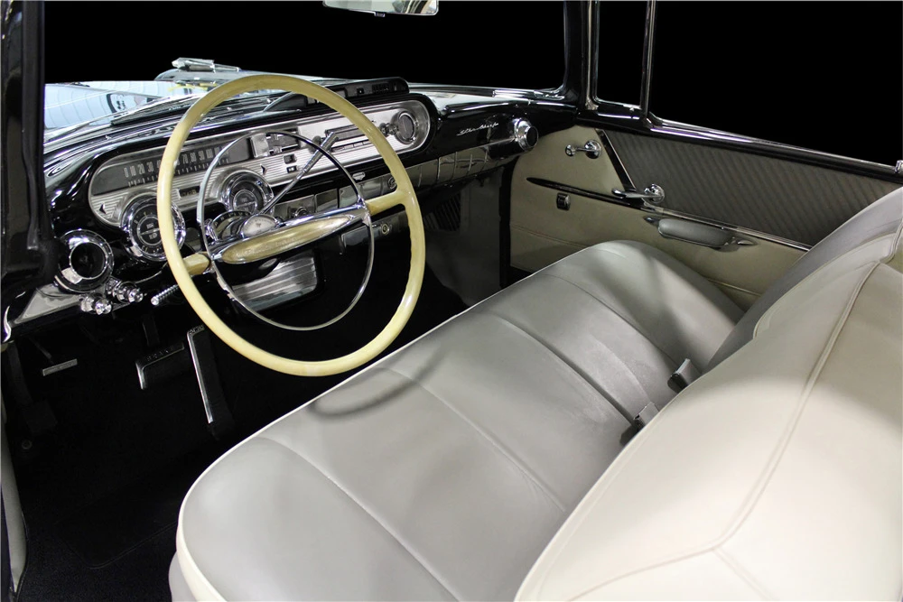 1957 Pontiac Star Chief - Image 4 of 7
