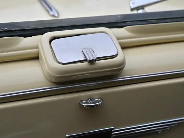 1957 Peugeot 504 - Image 13 of 27
