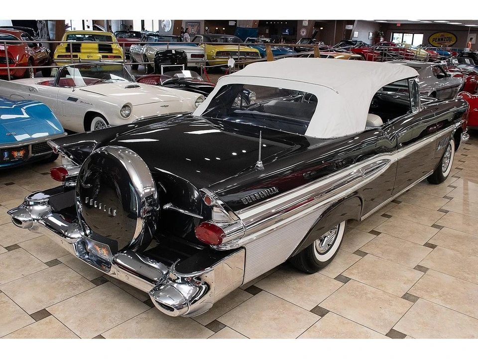 1957 Pontiac Bonneville - Image 14 of 31