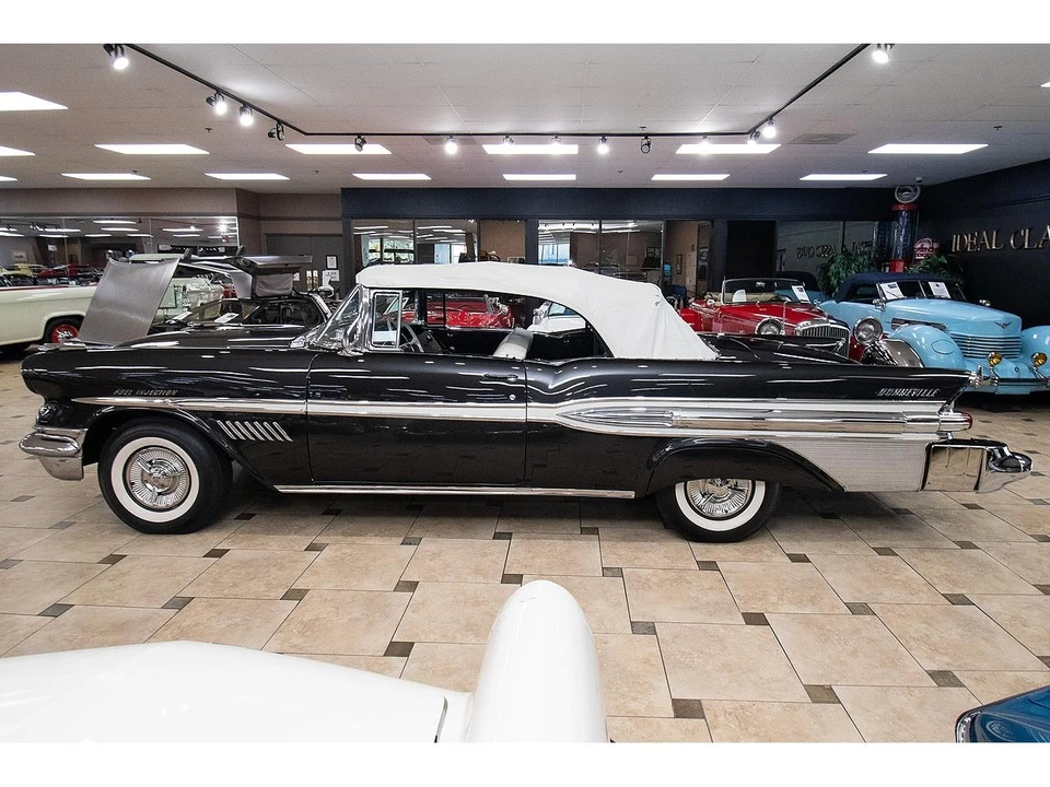 1957 Pontiac Bonneville - Image 3 of 31