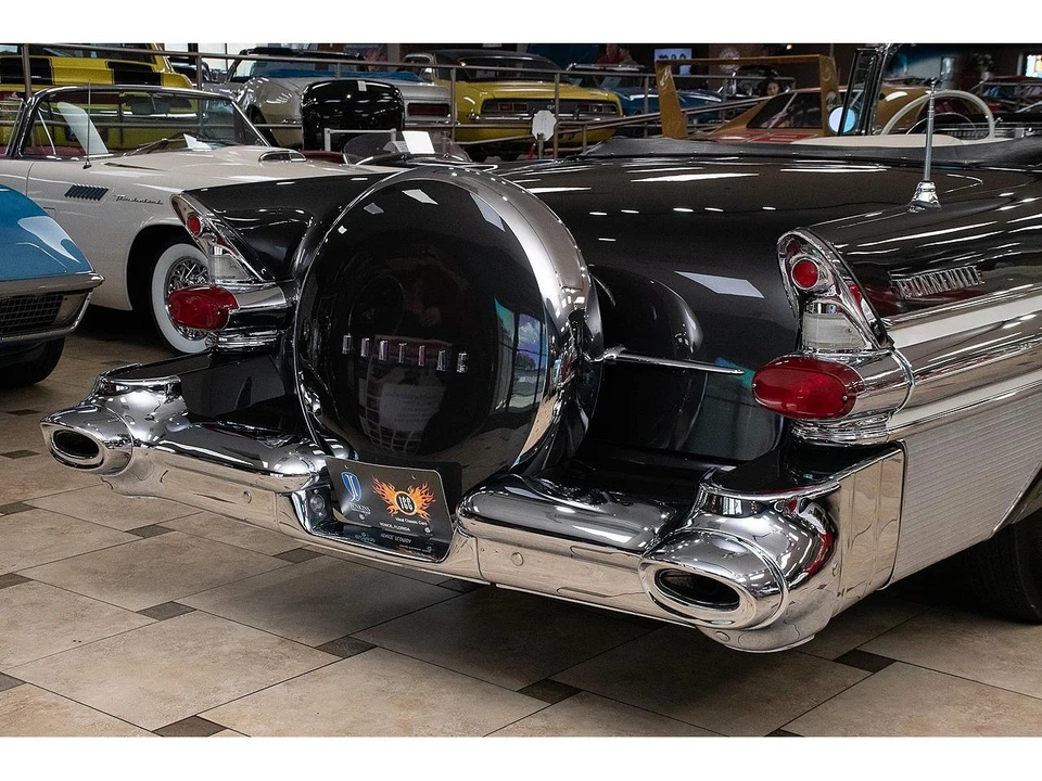 1957 Pontiac Bonneville - Image 24 of 31