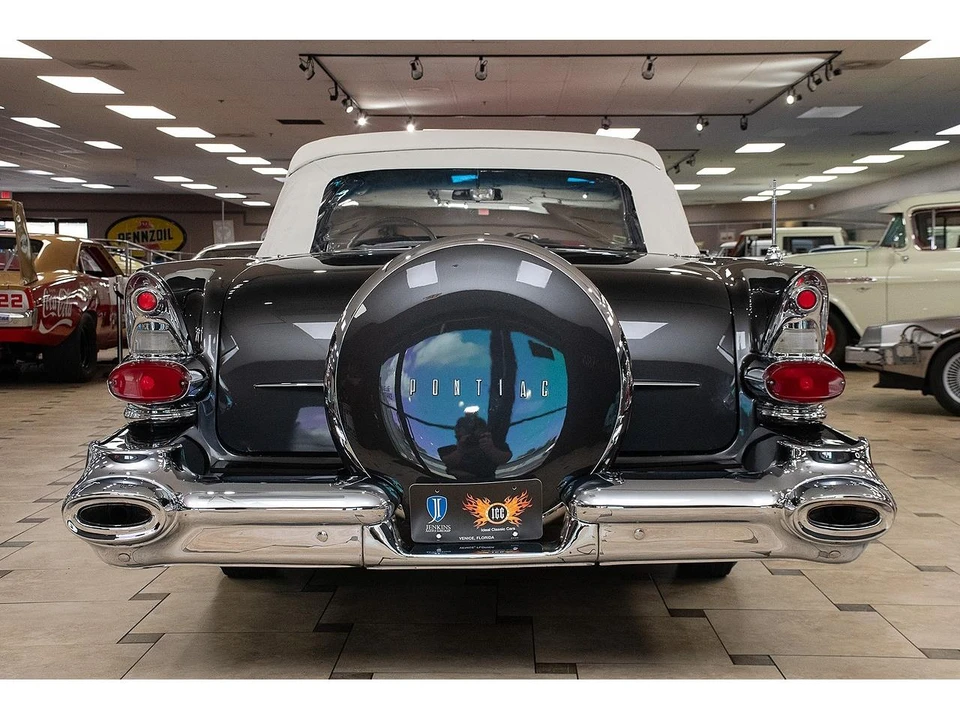 1957 Pontiac Bonneville - Image 10 of 31