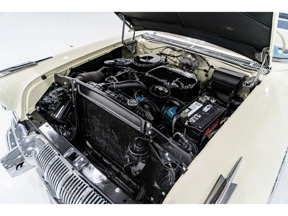 1957 Pontiac Bonneville - Image 17 of 31