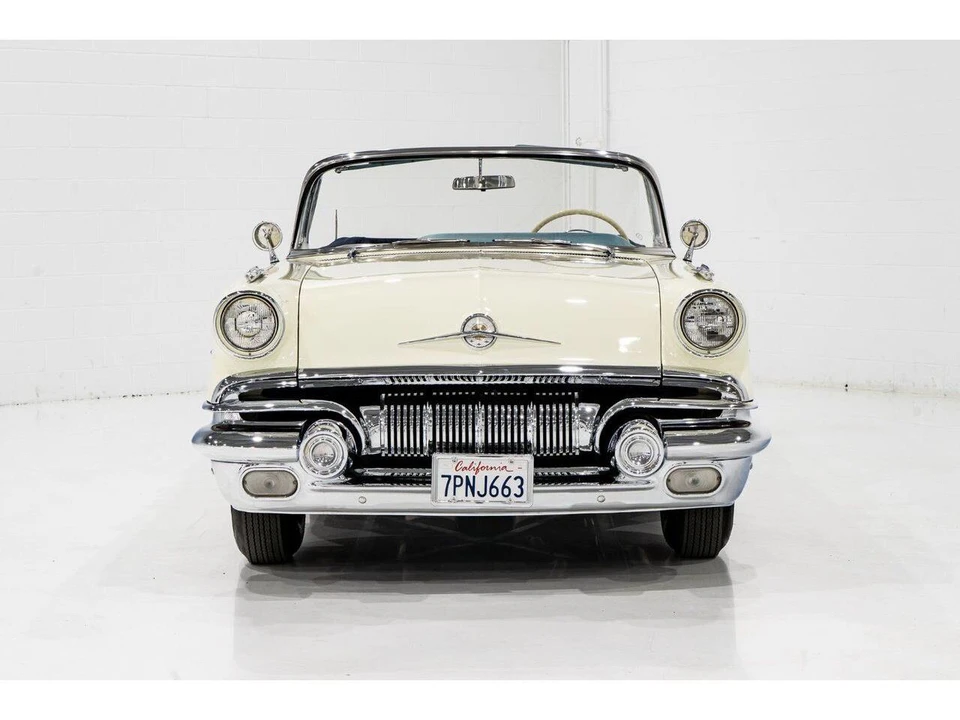 1957 Pontiac Bonneville - Image 2 of 31