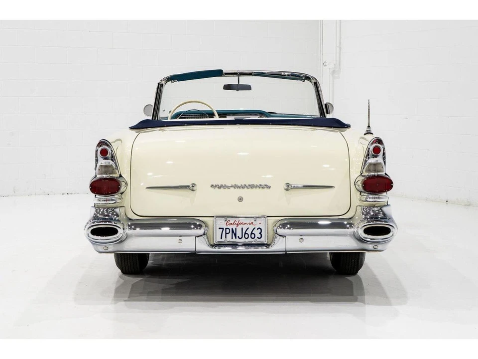 1957 Pontiac Bonneville - Image 23 of 31